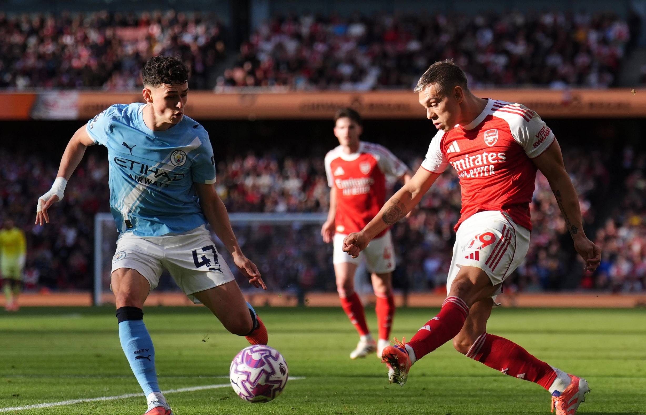 官方分享了明天 Ninjas in Pyjamas 对阵 FunPlus Phoenix 比赛的赛前海报： Phoenix 试图赢得首场胜利，而 Ninjas in Pyjamas 则希望连赢两场